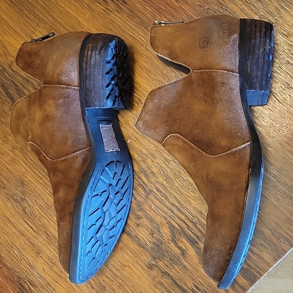 Born "Kerri" Distressed Suede Women's Bootie Brown Leather Shoes Size 7.5 - Picture 17 of 17